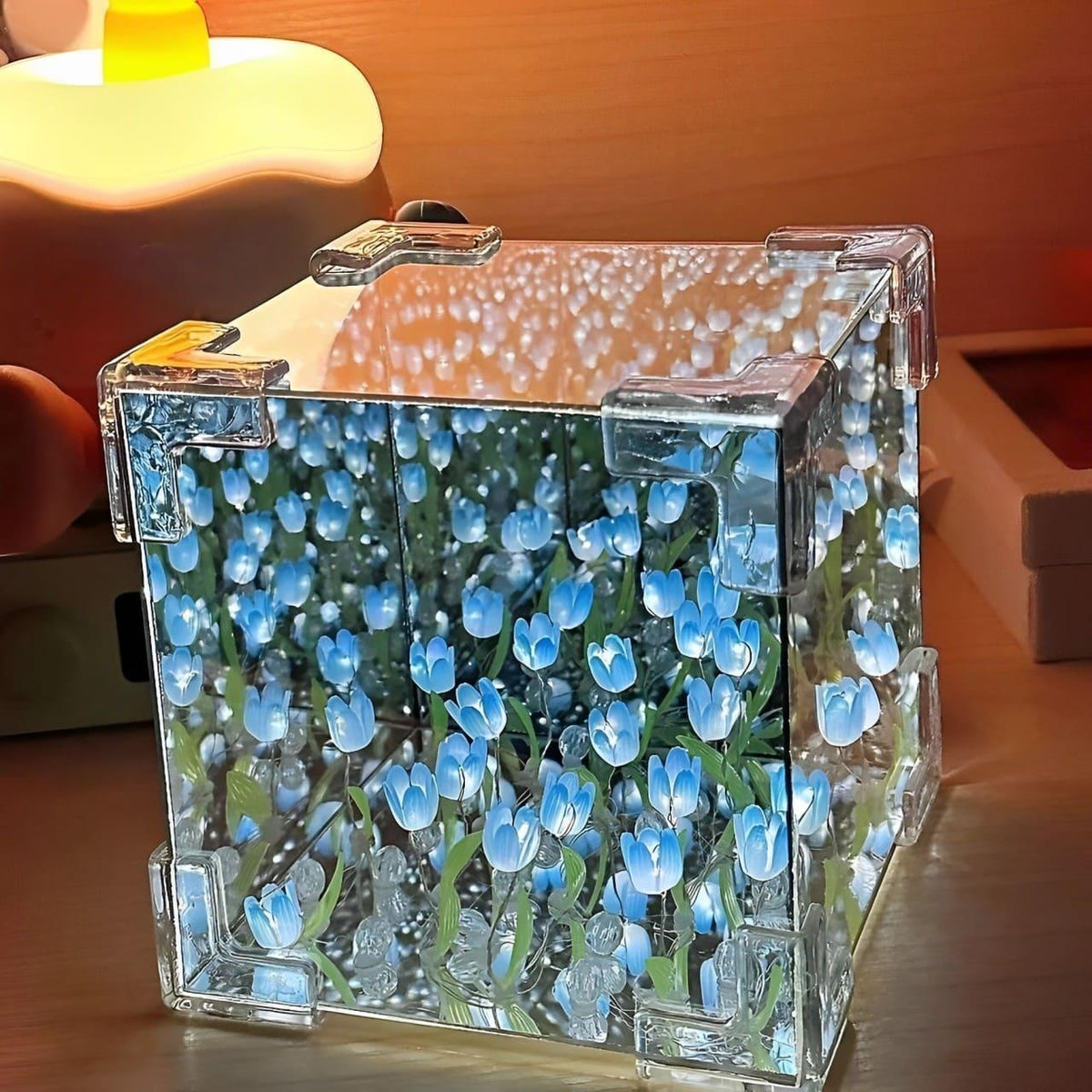 Presenteie quem você ama com esta Luminária de Tulipas infinitas