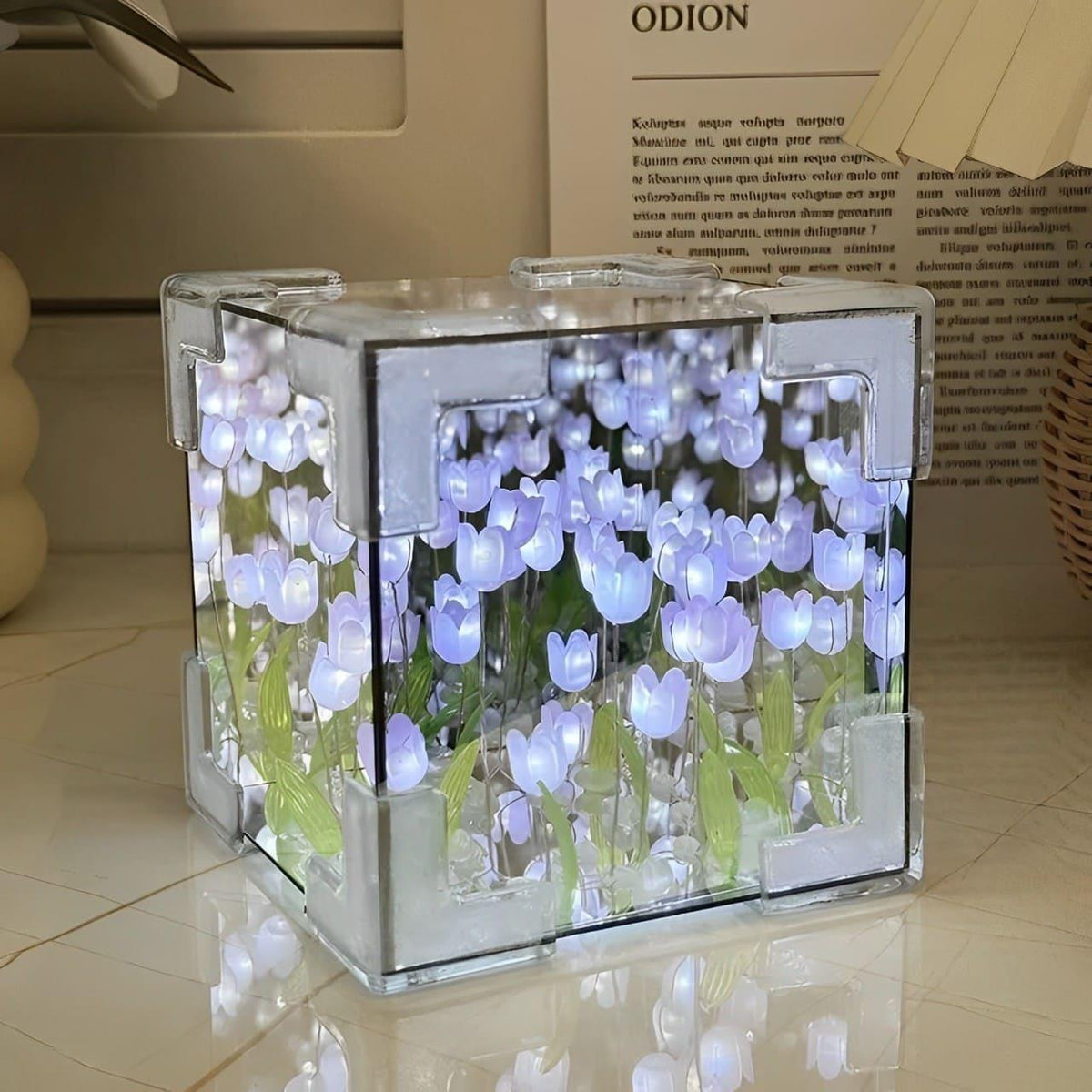 Presenteie quem você ama com esta Luminária de Tulipas infinitas